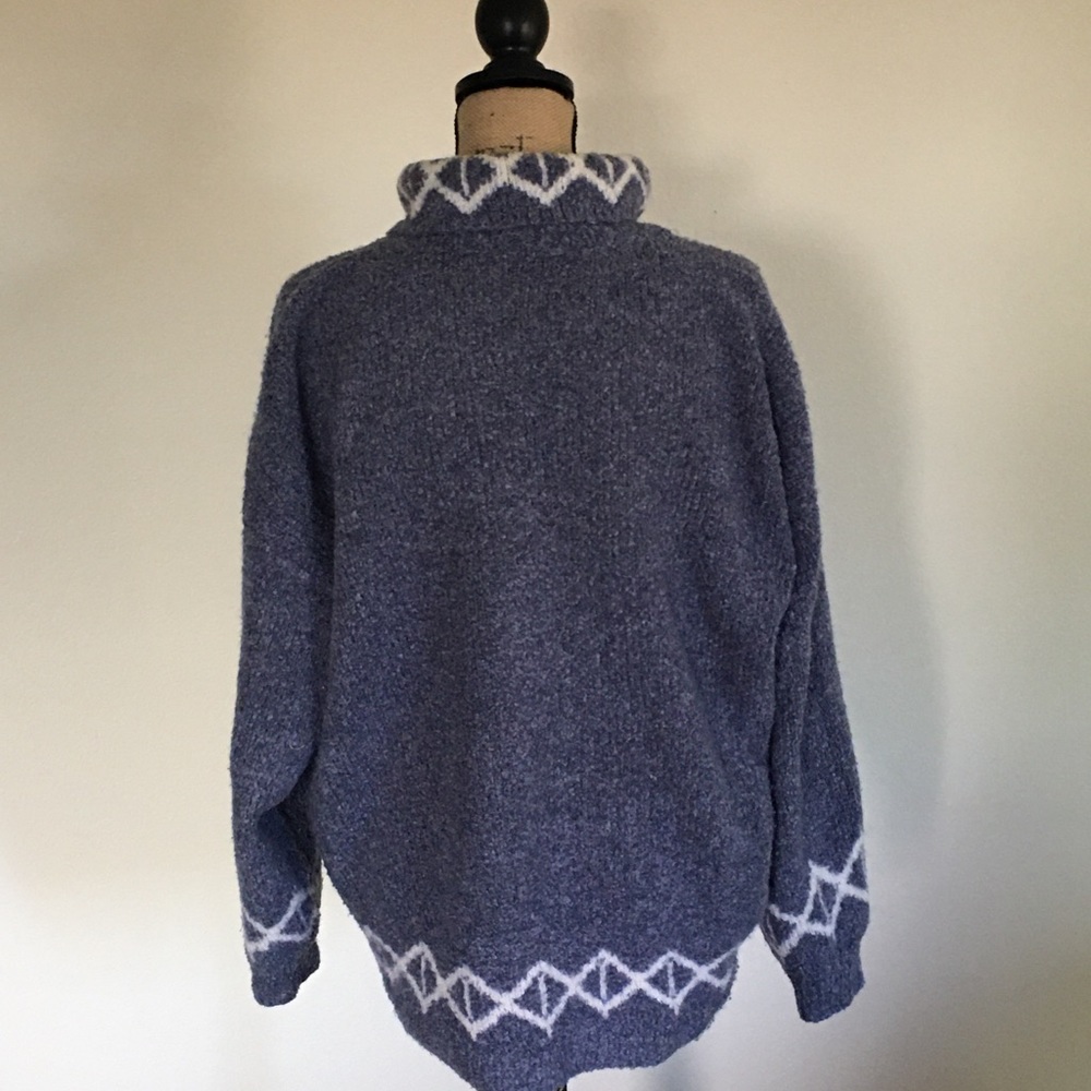 Hand Made/Knit Sweater - Picture 4 of 9